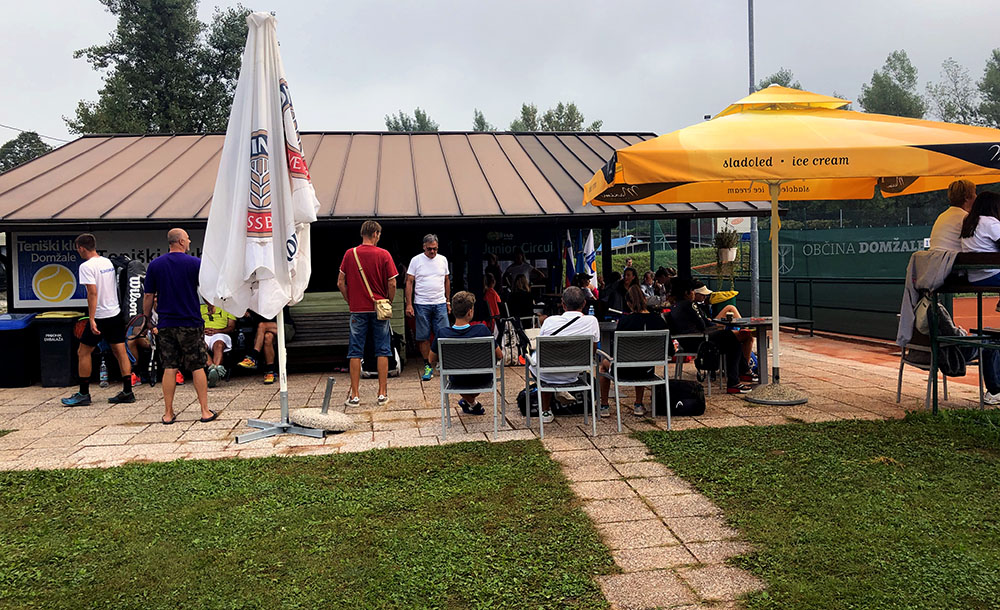 www.tenis-domzale.si znani so cetrtfinalisti